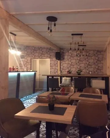 Suncani Breg 10 شقة